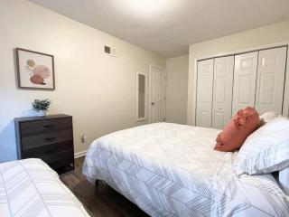 *Pristine Pad * King Bed *Duke * Long Term Stays* - Durham - 3