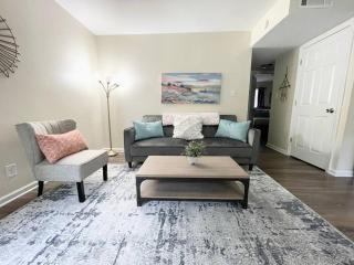*Pristine Pad * King Bed *Duke * Long Term Stays* - Durham - 2