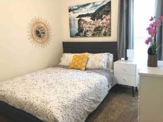 * Posh Place * King Bed * Long Term Stays * - Durham - 3