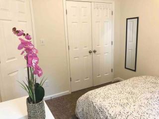 * Posh Place * King Bed * Long Term Stays * - Durham - 2