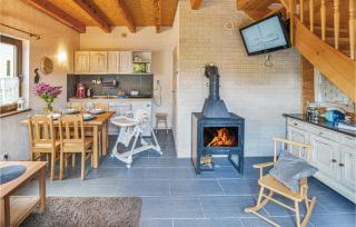 2 Bedroom Gorgeous Apartment In Bobolin - 9