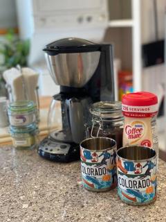 Roof-top stay, king-size bed, views of Loveland - 5