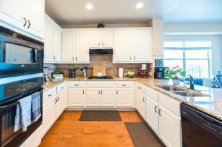 Austin Charm Home by The Key Rentals - Austin - 1