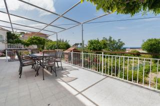 Apartments with parking space Rab - 17684 - 2