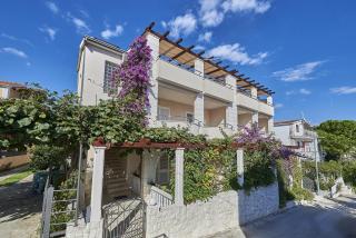 Apartments with a parking space Mavarstica, Ciovo - 17803 - Trogir - 0