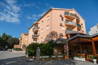 Apartments with a parking space Pula - 17827 - Pula - 0