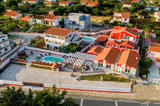 Luxury villa with a swimming pool Turanj, Biograd - 18216 - Sveti Filip i Jakov - 9