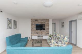 Apartments with parking space Makarska - 18337 - 4