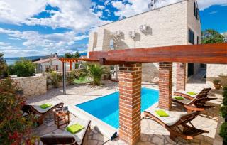 Luxury villa with a swimming pool Novigrad - 18339 - Novigrad Dalmatia - 0