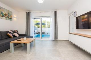 Family friendly apartments with a swimming pool Vir - 18522 - Vir - 2