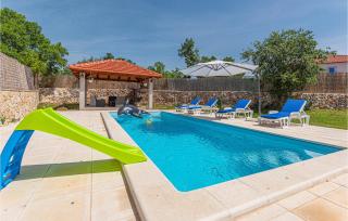 Stunning Home In Siritovci With Wifi - 9