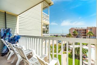 Victorian Condo Relax Refresh and Renew - Galveston - 9