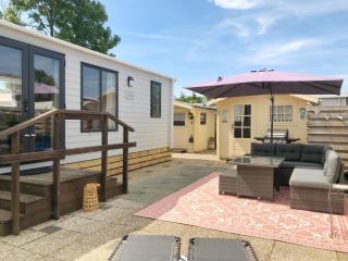 Chalet 555 op Recreatiepark De Wielen - Sint Maarten - 2