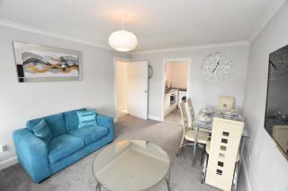 Lovely 2 Bedroom Flat in a quiet location - Airdrie - 0