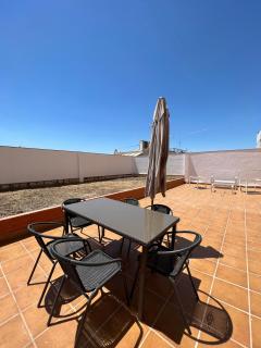 Piso junto metro, gran terraza y parking gratis - 4