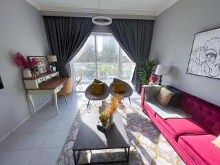 Amazing Park view! JVC /New 1BR - Dubai - 0