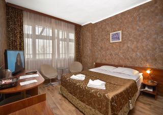 Hotel Akord - Free Parking & Metro Access - 3