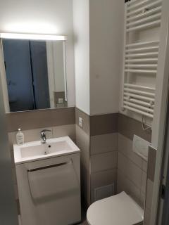 STUDIO CANNES A 5 MN A PIED DE LA GARE TOUT CONFORT AVEC BALCON - 2