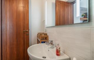 2 Bedroom Stunning Home In Case Lori - Scopeti - 9