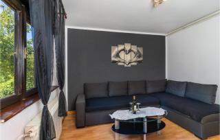 Gorgeous Home In Jablan With Wifi - 9