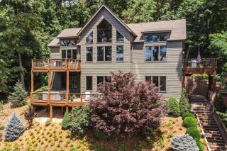 Grand Chalet with Hot Tub - Near Wintergreen Resort - 8