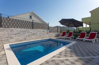 Family friendly house with a swimming pool Vinisce, Trogir - 19001 - 2