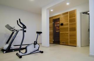 Family friendly apartments with a swimming pool Makarska - 19147 - Makarska - 2