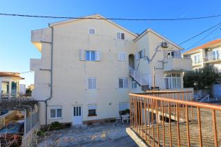 Apartments with a parking space Split - 19039 - 9