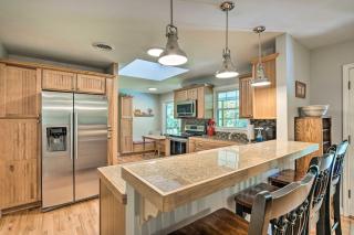 Clemson Getaway Less Than 3 Mi to Memorial Stadium! - 4