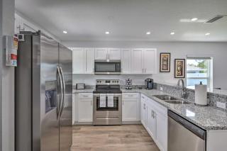 Hot Tub and Fenced Yard Home in Sebring - 1