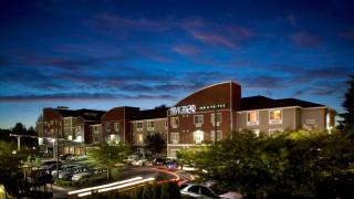 Executive Residency by Best Western Navigator Inn & Suites - Everett - 0