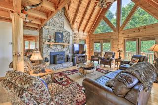 River Access and Game Room Piney Creek Cabin! - Piney Creek - 9