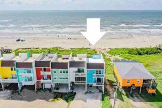 Beachfront Retreat! 3 Steps to WALKOVER! - Surfside Beach - 6
