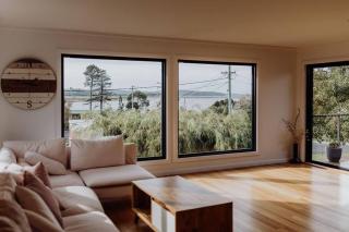 Luxury Coastal Retreat - Short Stroll to St Helens - St Helens - 3