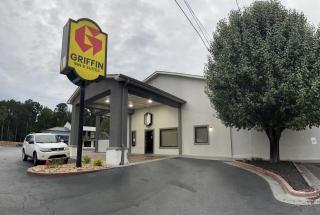 Griffin Inn & Suites - Griffin - 0