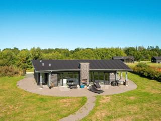 Luxury Lakeside Retreat with Spa-By Traum - Glesborg - 0