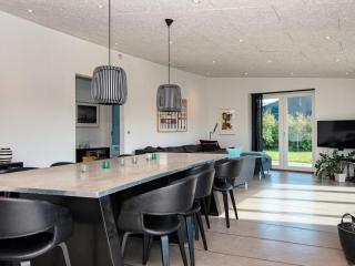 Luxury Lakeside Retreat with Spa-By Traum - Glesborg - 2