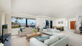 Harbour View Penthouse - Private Roof Top Terrace and Spa - 6