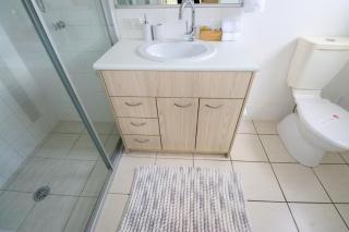 BLK Stays Guest House Deluxe Units Bellmere - - 1