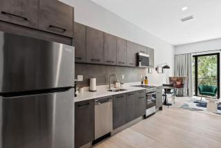 Pretty Rola 303 Signature Apartment w King Bed Brand new and Central Location - Fort Lauderdale - 4