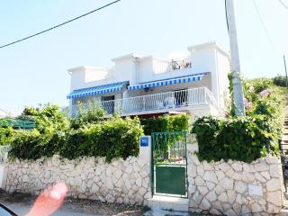 Apartments by the sea Vinisce, Trogir - 19014 - Vinišće - 9