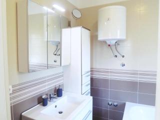 Apartments by the sea Vantacici, Krk - 19260 - 2