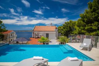 Apartments with a swimming pool Brela, Makarska - 19345 - Brela - 9