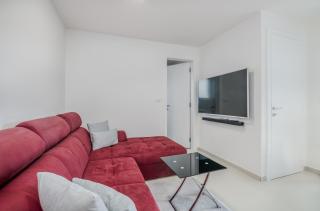 Family friendly apartments with a swimming pool Vantacici, Krk - 19303 - Malinska - 2