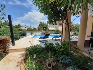 Family friendly apartments with a swimming pool Malinska, Krk - 19304 - Malinska - 6
