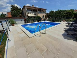 Family friendly apartments with a swimming pool Malinska, Krk - 19304 - Malinska - 5