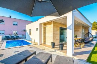 Luxury villa with a swimming pool Vir - 19346 - Vir - 0