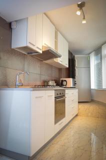 Dracula Adventure Tours Accommodation - Bucarest - 8