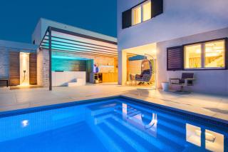 Luxury villa with a swimming pool Baska, Krk - 19671 - Baška - 4