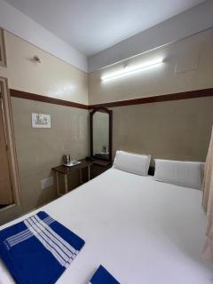 Golden Guest House - 3